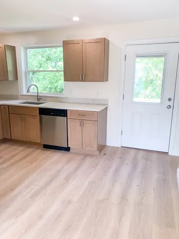 $2,500 | 43 Bates Street, Unit 2, Northampton, MA 01060