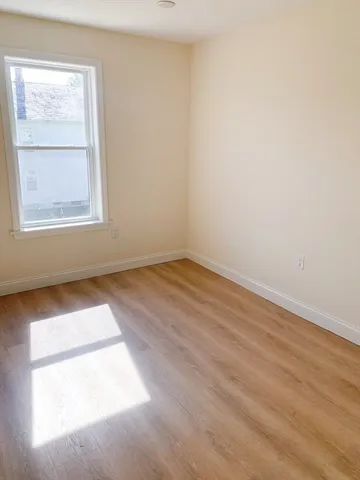 $2,500 | 43 Bates Street, Unit 2, Northampton, MA 01060