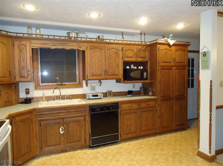 6323 Beagle Club Road Newcomerstown, OH 43832 - Photo 6 of 25 Gallery Image 6