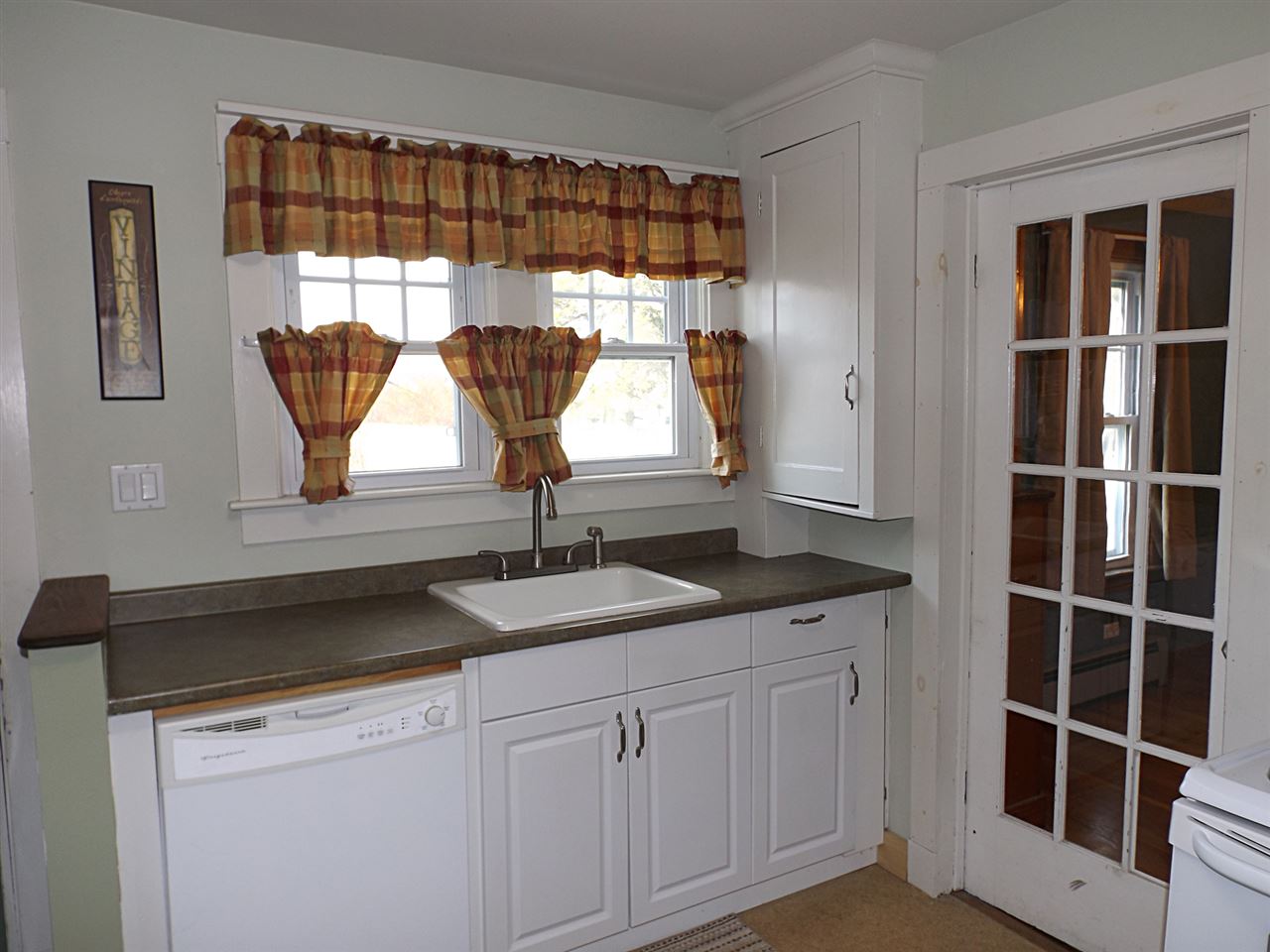 29 Stratton Road Rutland, VT 05701 - Photo 3 of 22