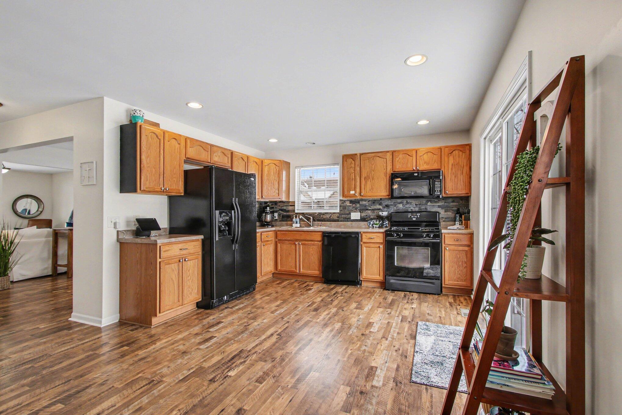 756 Mill Crossing Valparaiso, IN 46385 - Photo 8 of 34 2038x1359