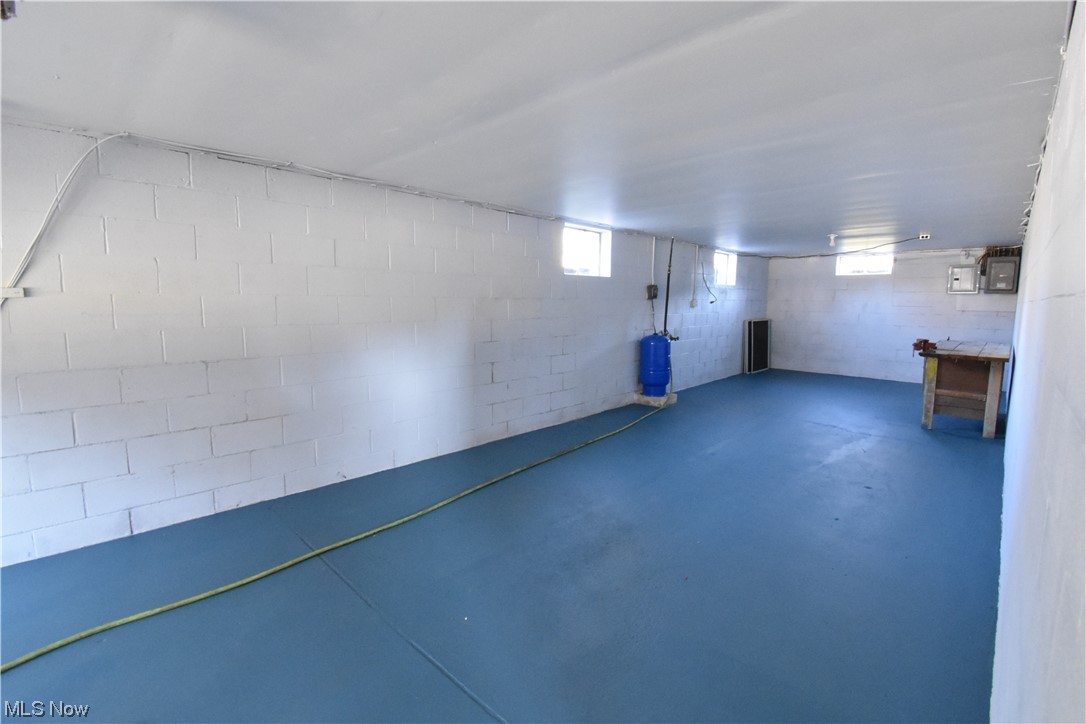 2970 Schotten Road Hubbard, OH 44425 - Photo 22 of 37 Tandum garage
