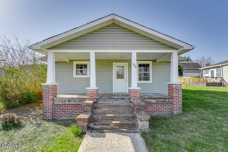 808 Fowler Street Clinton, TN 37716 - Photo 1 of 26 Gallery Image 1