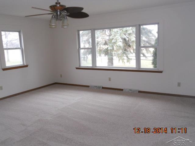 5843 Garfield Road Freeland, MI 48623 - Photo 3 of 11 Living Room