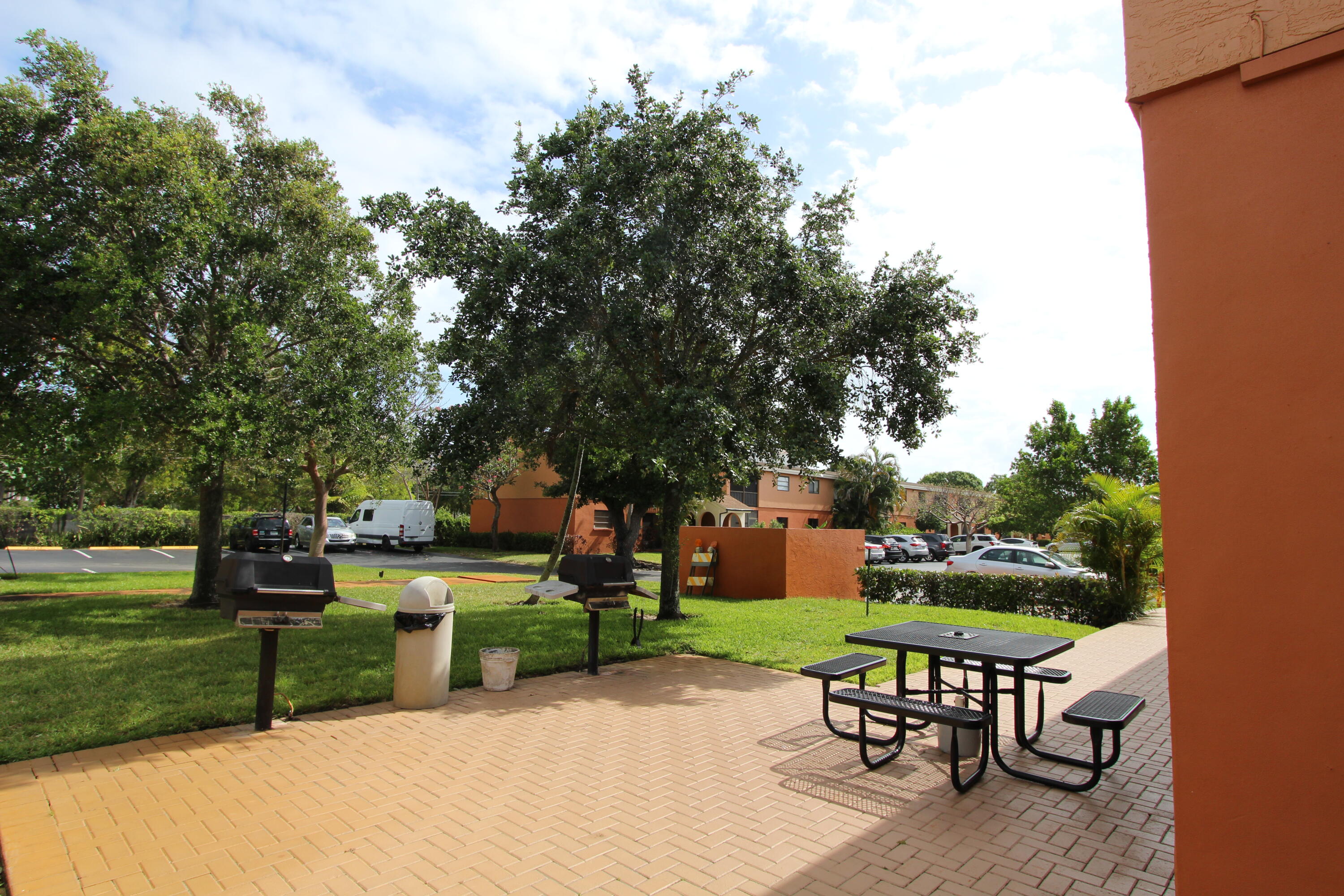 50 Southeast 12th Street, Unit 246 Boca Raton, FL 33432 - Photo 5 of 15 picnic area