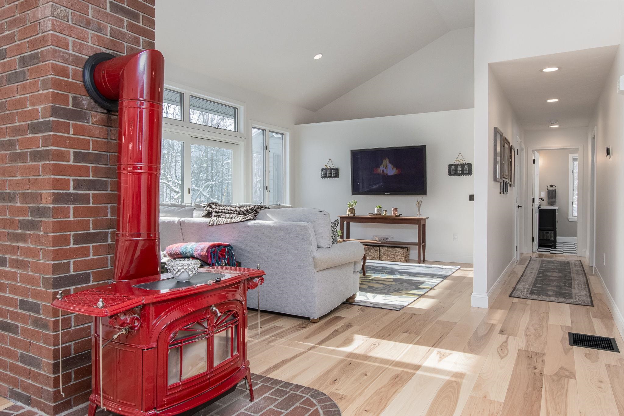 69 Bog Road Goffstown, NH 03045 - Photo 14 of 60