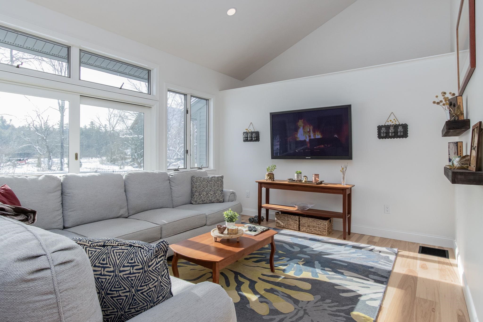 69 Bog Road Goffstown, NH 03045 - Photo 10 of 60