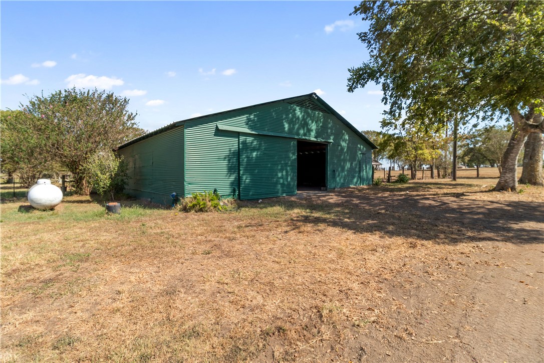 28109 Waller Gladish Road Waller, TX 77484 - Photo 15 of 28 a view of a backyard of the house