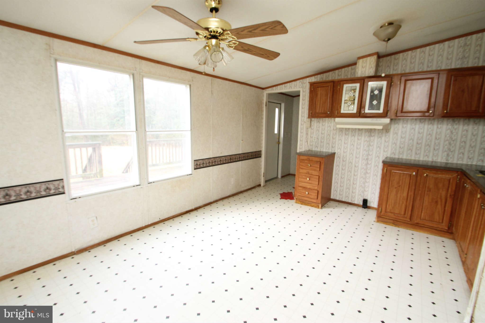 12076 Ridge Road King George, VA 22485 - Photo 5 of 16 Kitchen