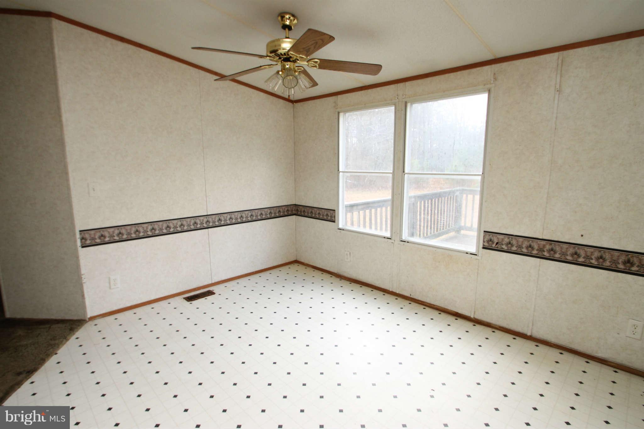 12076 Ridge Road King George, VA 22485 - Photo 6 of 16 Kitchen-Dining area