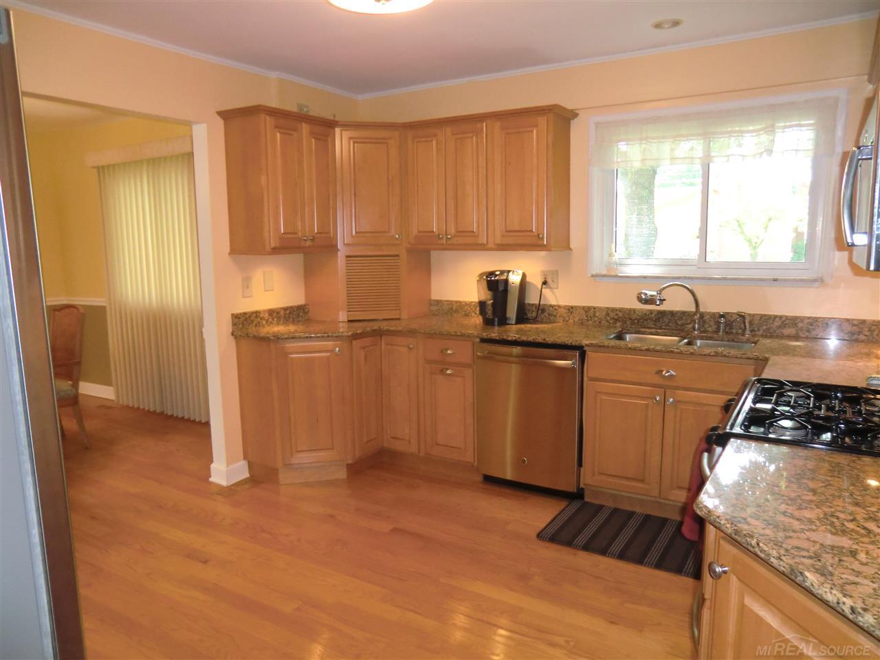 16620 Faulman Road Clinton Township, MI 48035 - Photo 15 of 28 31375368-14.JPG