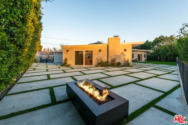 $17,800 | 645 Walther Way, Los Angeles, CA 90049