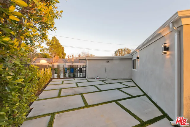 $17,800 | 645 Walther Way, Los Angeles, CA 90049