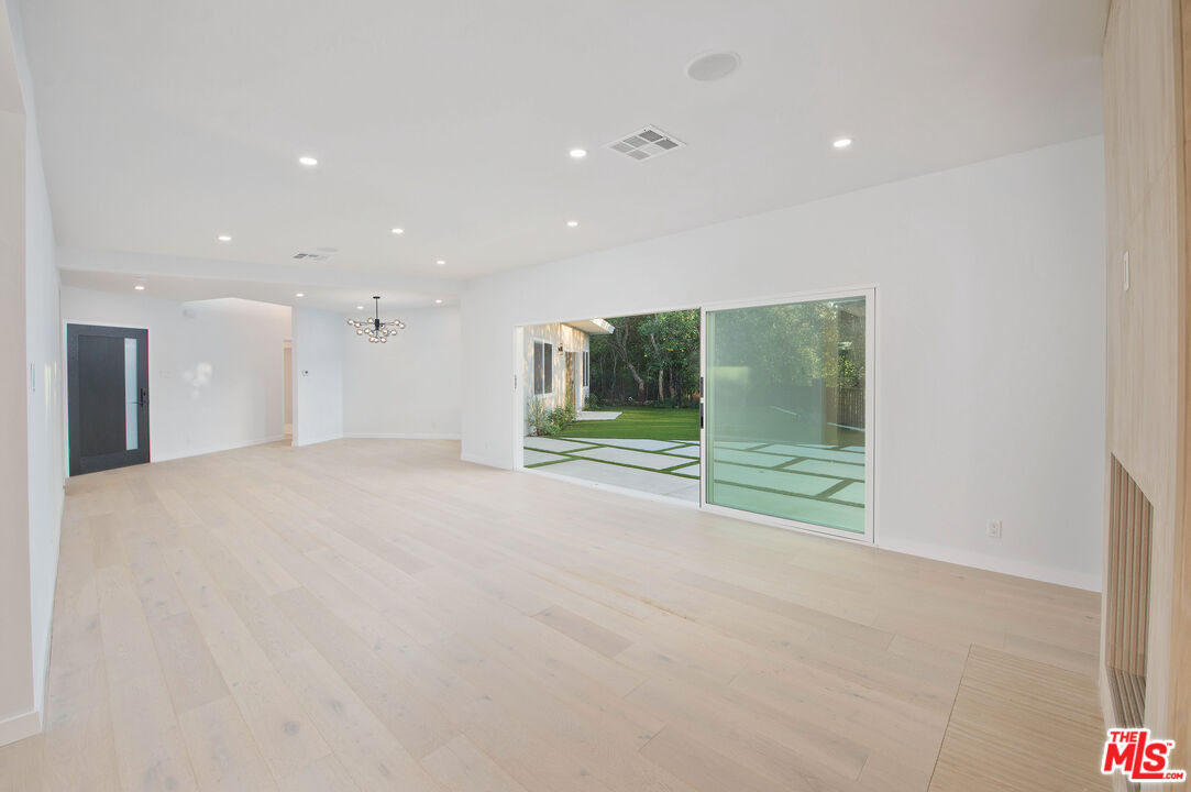 645 Walther Way Los Angeles, CA 90049 - Photo 8 of 40