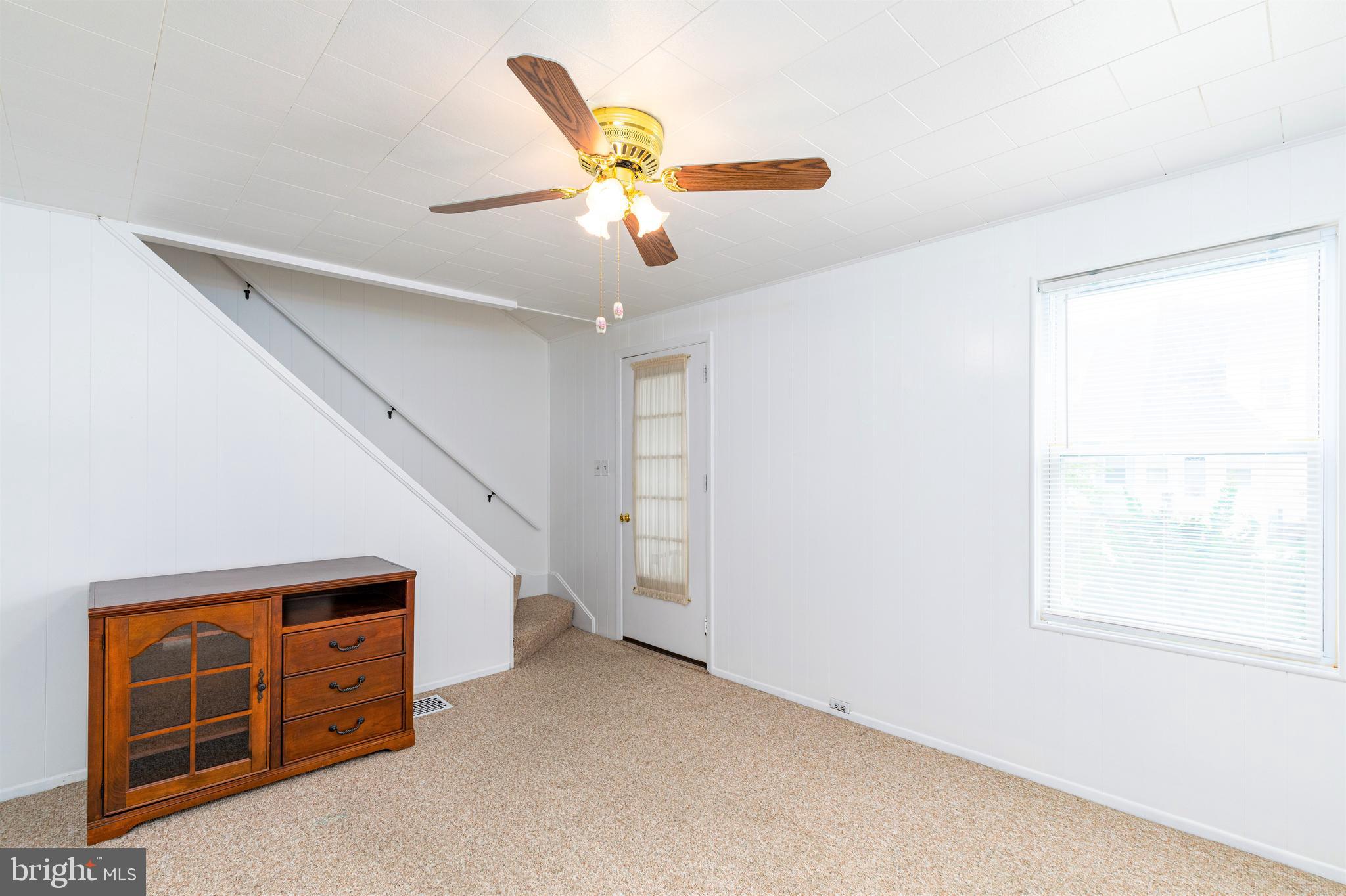 44 Kinship Road Dundalk, MD 21222 - Photo 4 of 24 Gallery Image 4