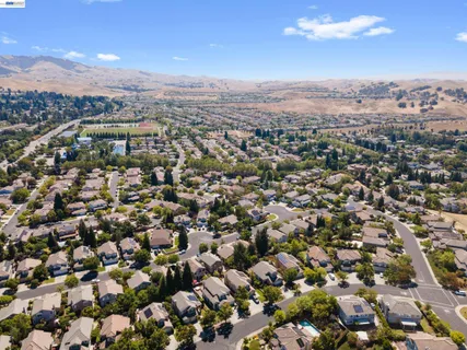 $1,685,000 | 377 Squirrel Ridge Way, Danville, CA 94506