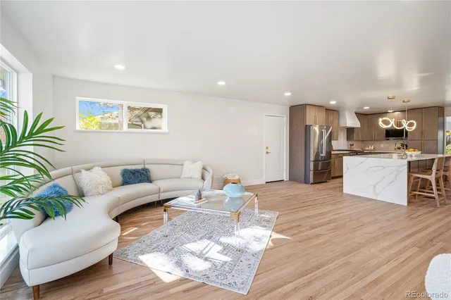 $924,900 | 453 South Oneida Way, Denver, CO 80224