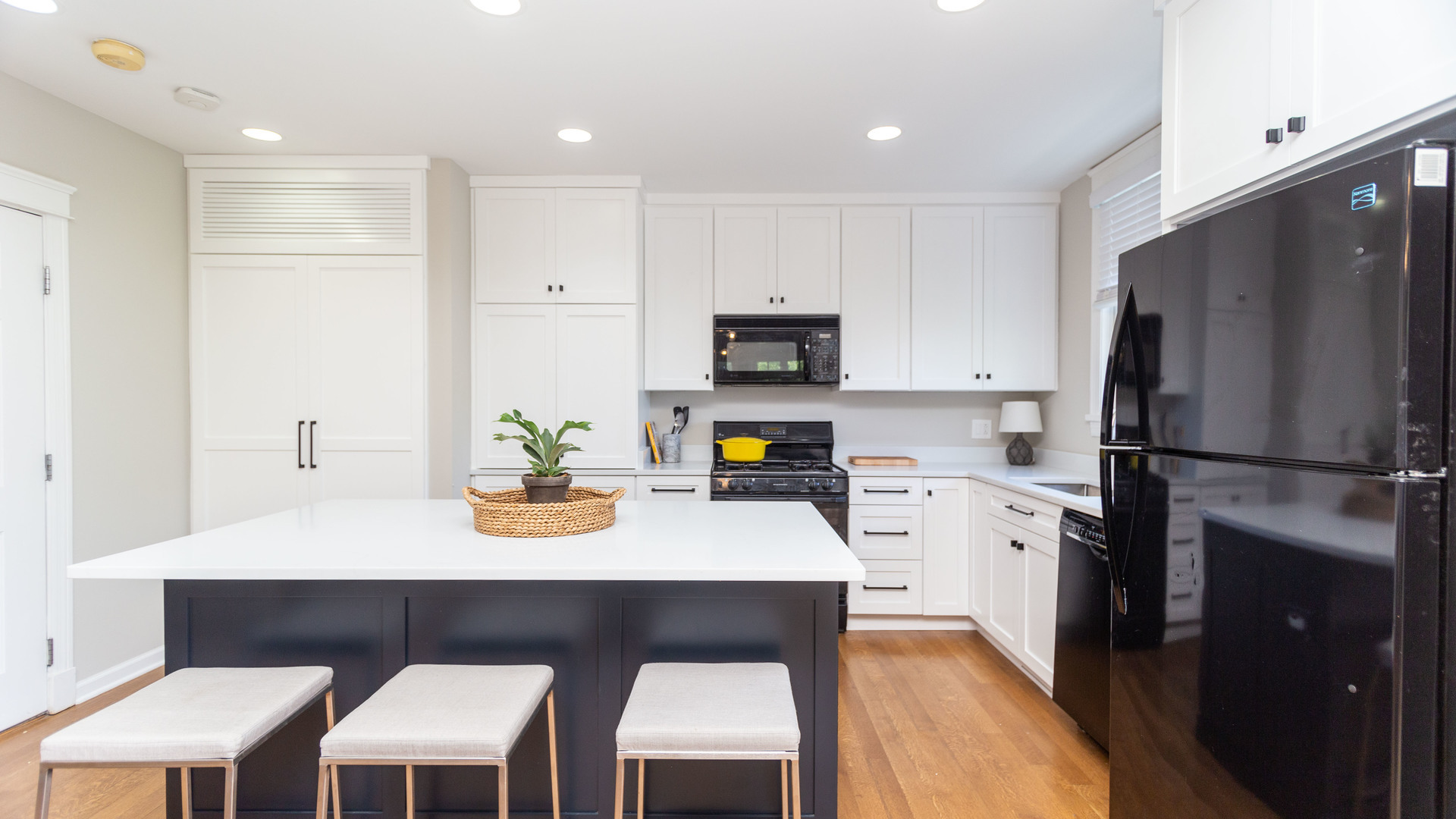 2500 North Seminary Avenue, Unit 2W Chicago, IL 60614 - Photo 9 of 24
