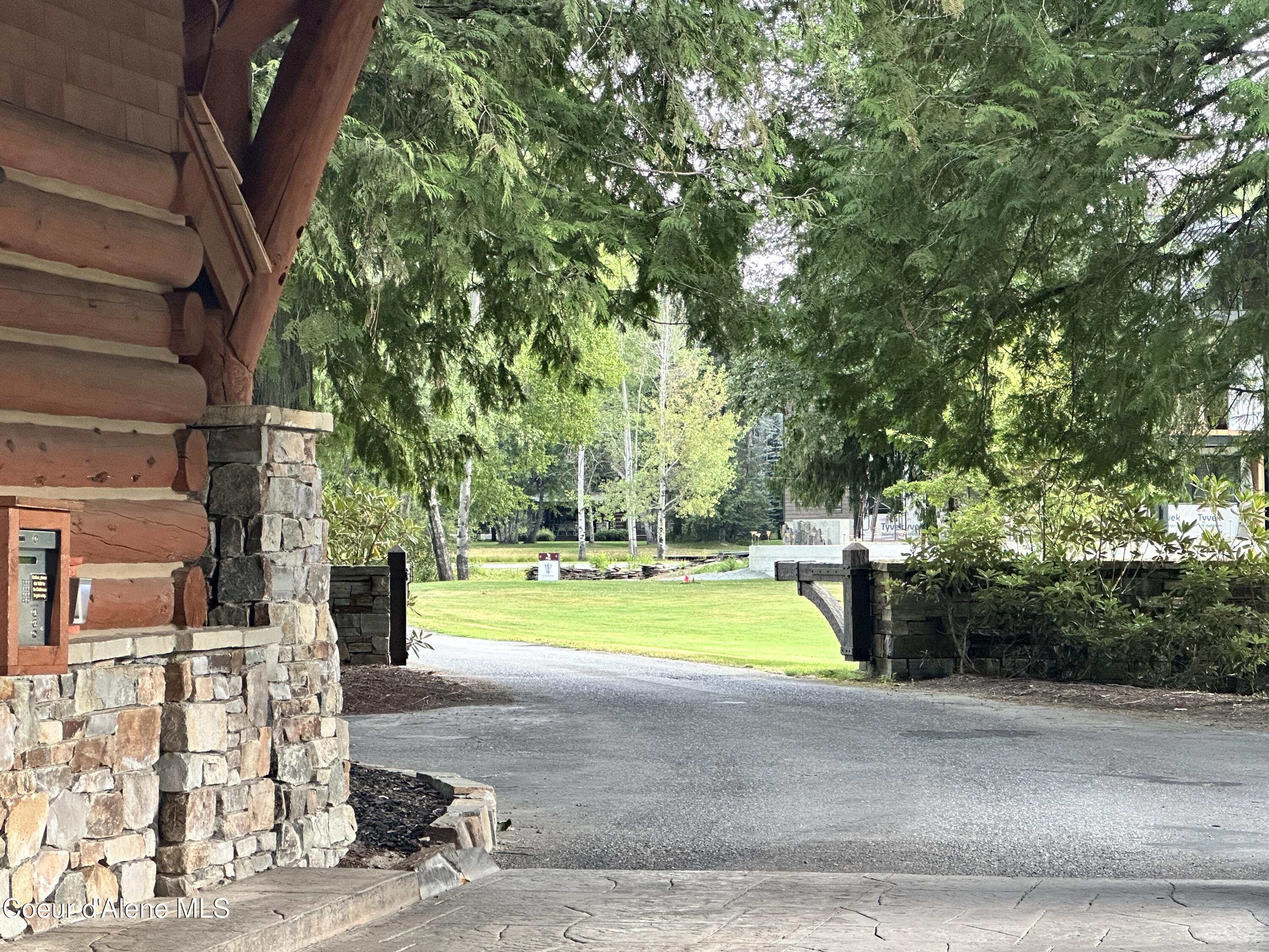 Nna Marie Victoria Court Sandpoint, ID 83864 - Photo 10 of 33 Gated Community