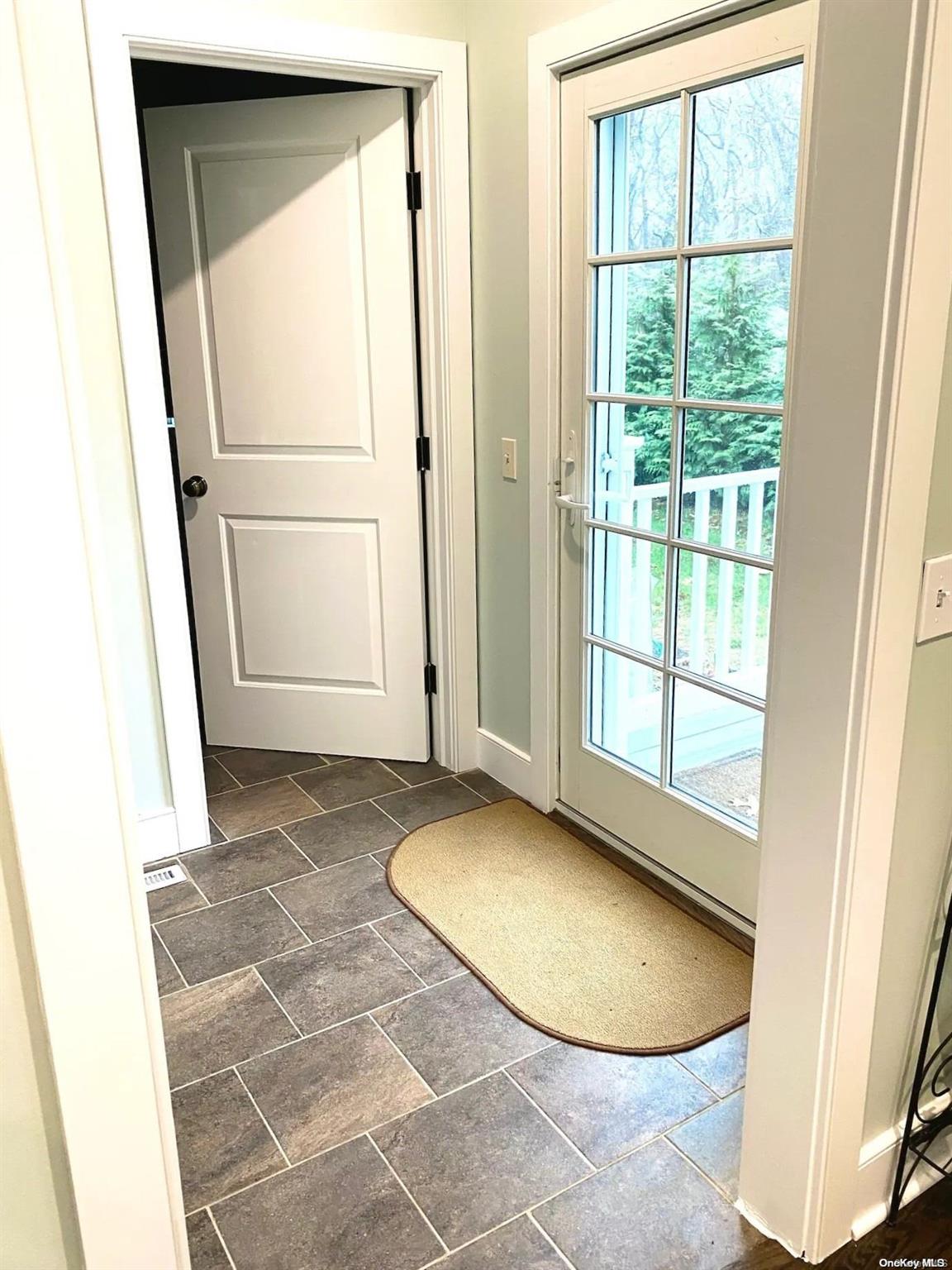 6430 Hortons Lane Southold, NY 11971 - Photo 15 of 30