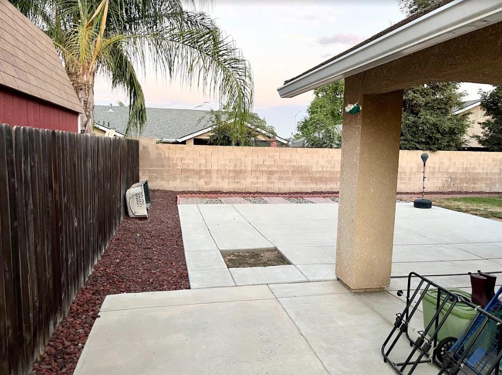 922 Sequoia Street Parlier, CA 93648 - Photo 13 of 16 a view of a back yard of the house