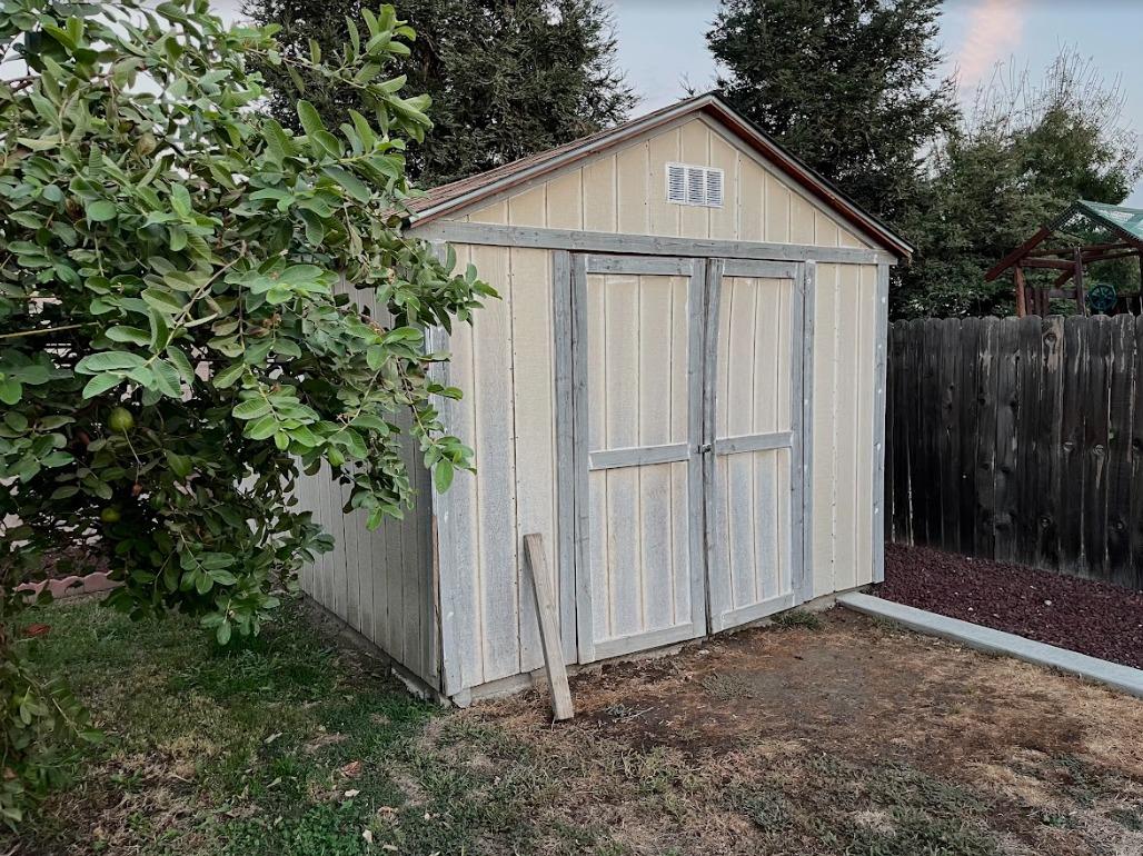 922 Sequoia Street Parlier, CA 93648 - Photo 16 of 16 a view of backyard of house