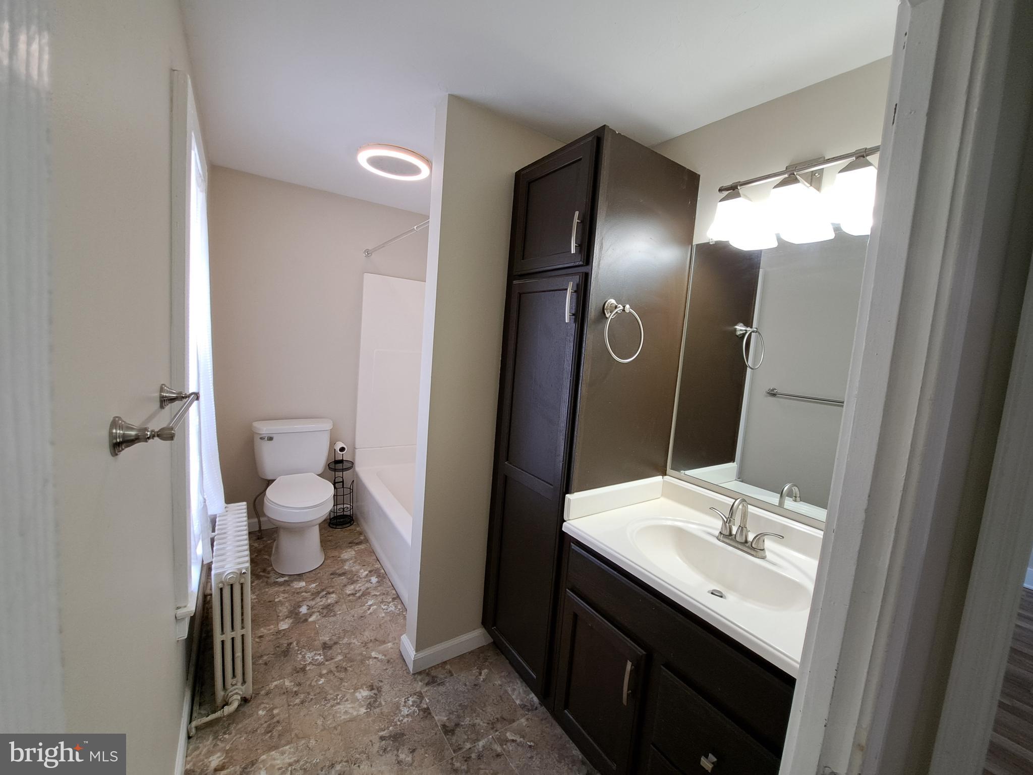 213 North Main Street Jacobus, PA 17407 - Photo 22 of 35 Bath