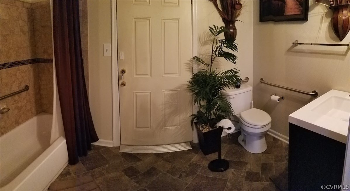 1224 Tree Ridge Road Henrico, VA 23231 - Photo 12 of 20 a bathroom with a toilet and a shower