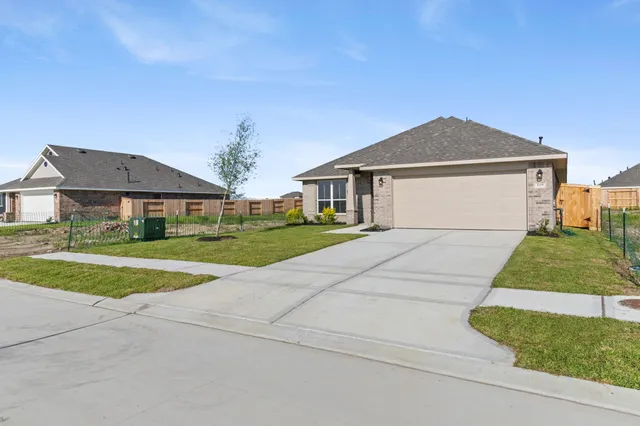 $249,400 | 2119 Emerald Lake Trail, Dayton, TX 77535