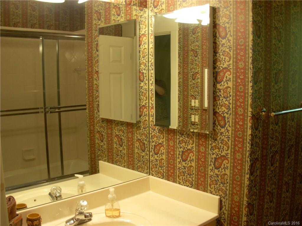 157 Round Top Mountain Road Sapphire, NC 28774 - Photo 11 of 24 Gallery Image 11