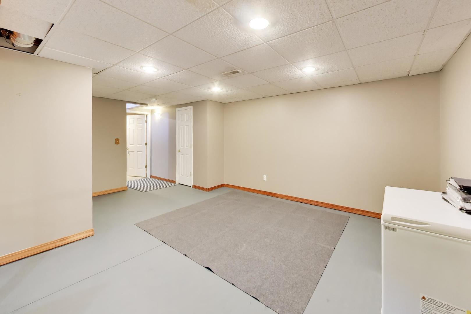 465 Spring Ridge Drive Crystal Lake, IL 60012 - Photo 25 of 36