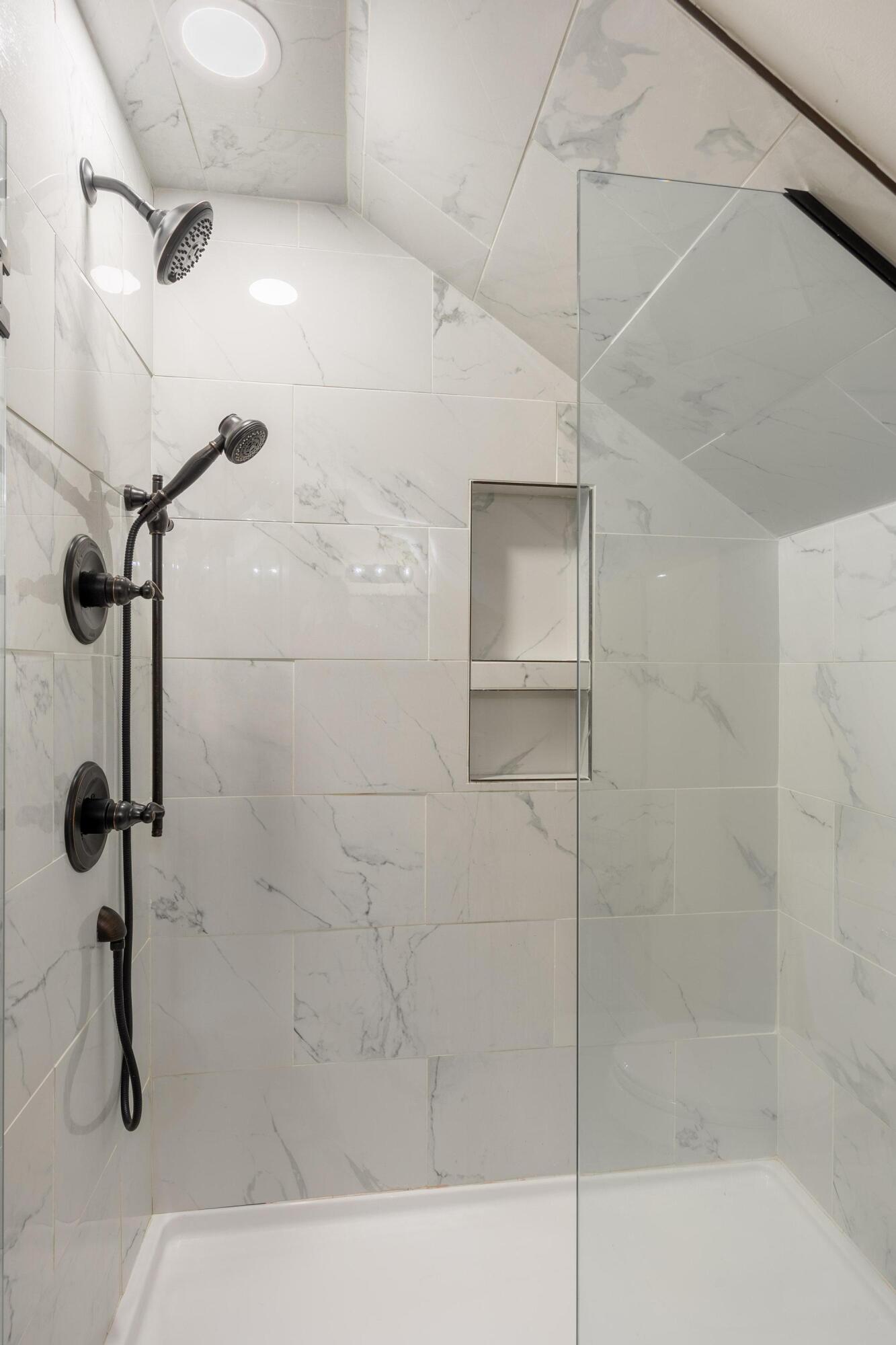 8671 Blanche Road Ooltewah, TN 37363 - Photo 33 of 39 3rd Full Bathroom upstairs