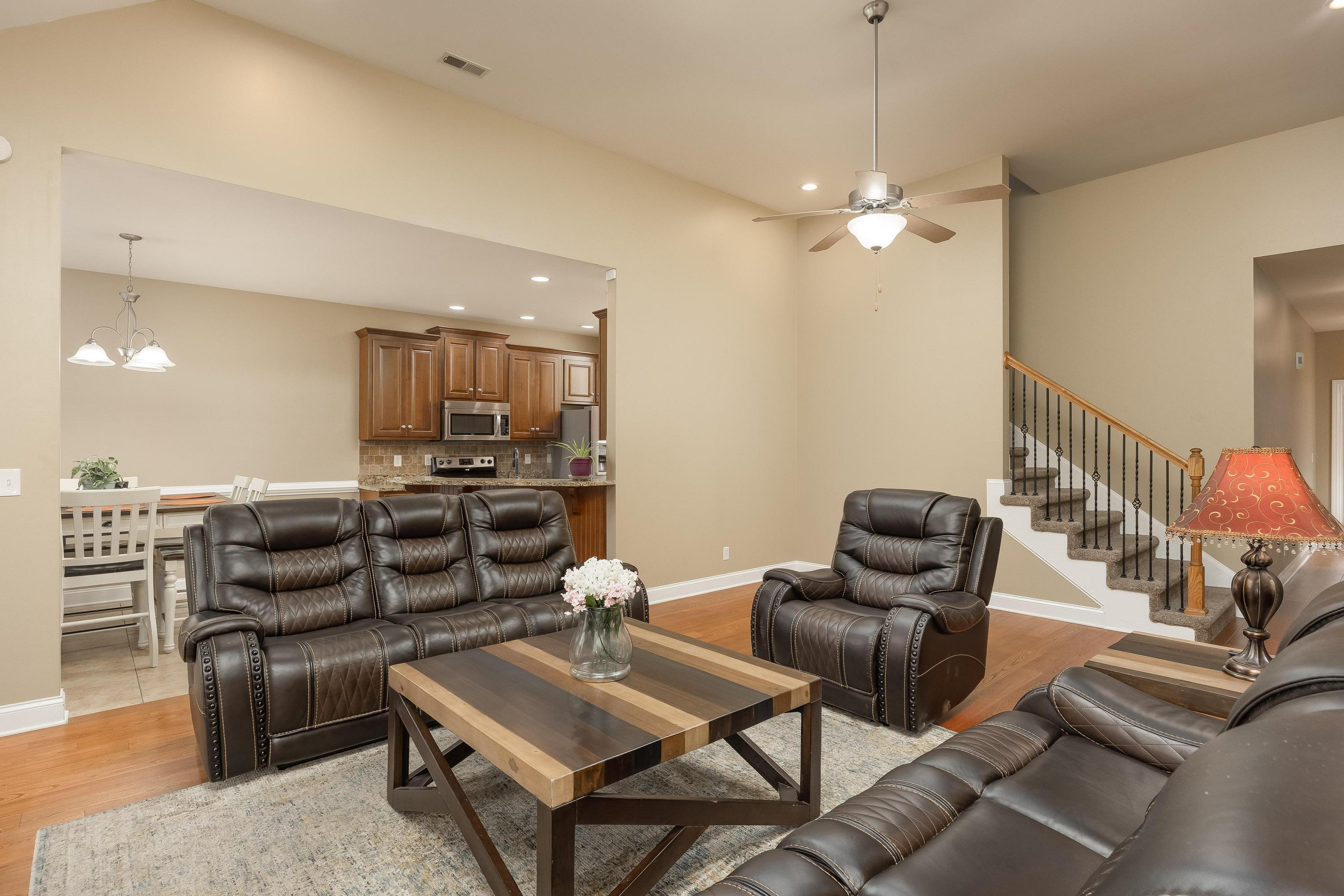 8671 Blanche Road Ooltewah, TN 37363 - Photo 10 of 39 Living Room
