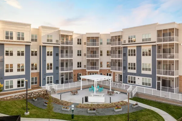 $441,237 | 2350 Harbor Place, Unit 309, Mound, MN 55364