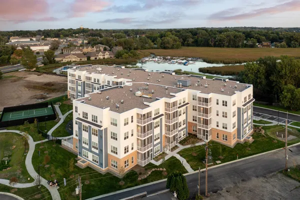 $441,237 | 2350 Harbor Place, Unit 309, Mound, MN 55364