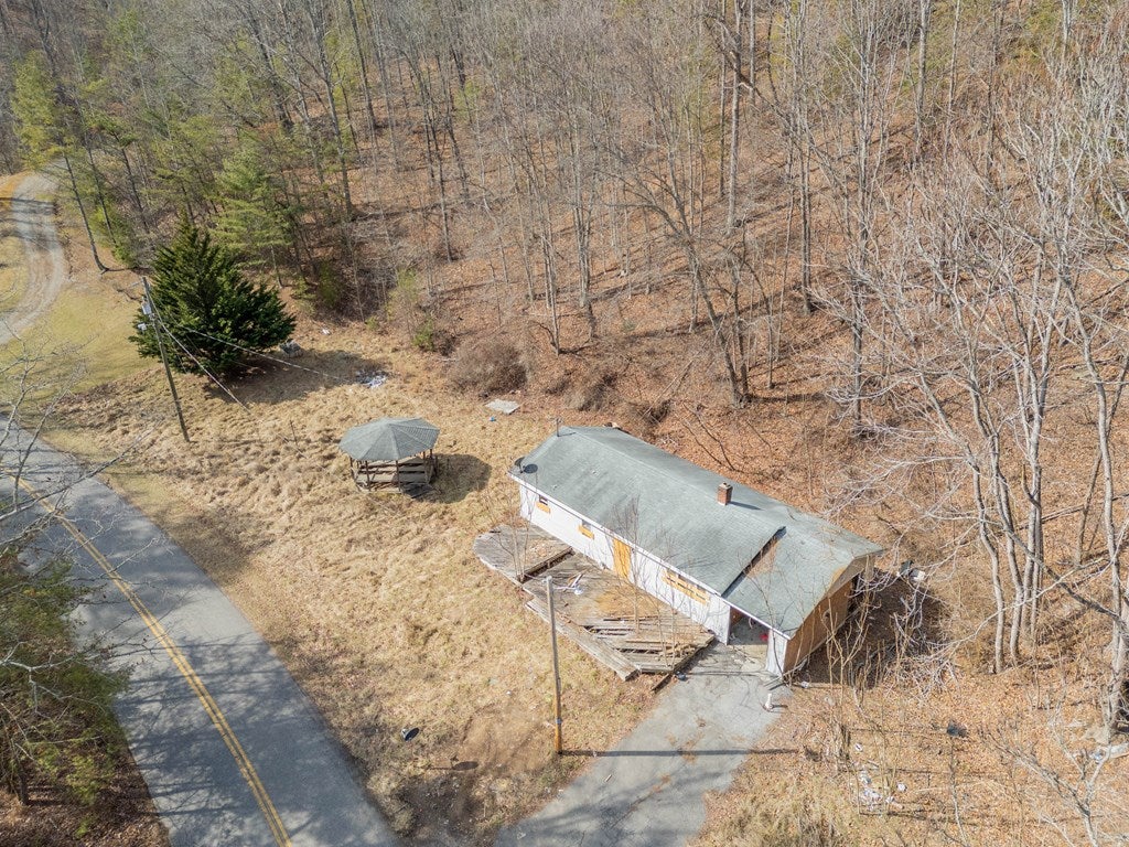 3511 Case Knife Road Pulaski, VA 24301 - Photo 9 of 24 Gallery Image 9