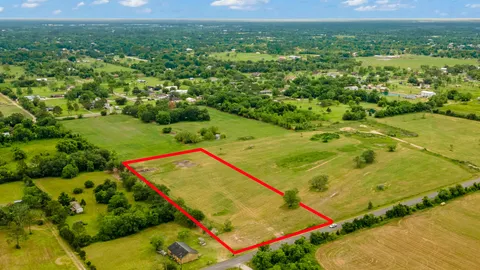 a view of a tennis court