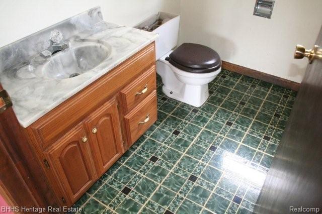 622 Maple Street Howell, MI 48843 - Photo 14 of 18 Bathroom