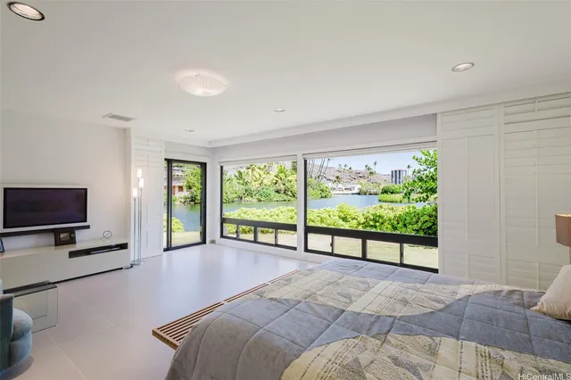 $4,999,000 | 5949 Kalanianaʻole Highway, Unit A, Honolulu, HI 96821