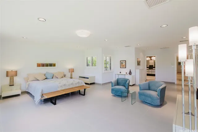 $4,999,000 | 5949 Kalanianaʻole Highway, Unit A, Honolulu, HI 96821