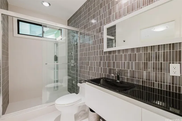 $4,999,000 | 5949 Kalanianaʻole Highway, Unit A, Honolulu, HI 96821