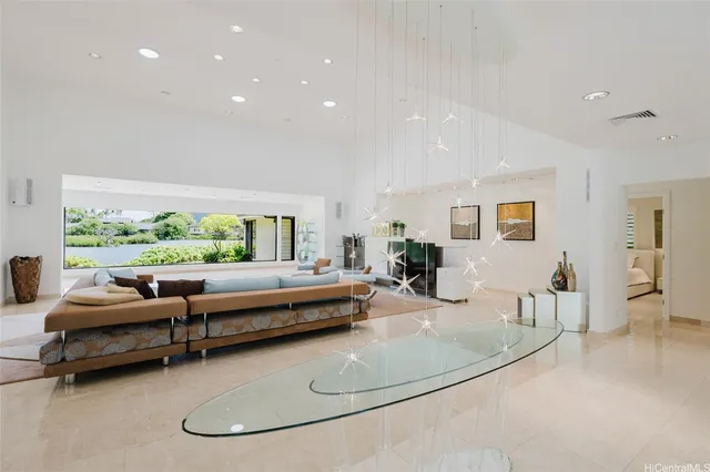 $4,999,000 | 5949 Kalanianaʻole Highway, Unit A, Honolulu, HI 96821