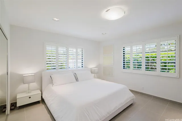 $4,999,000 | 5949 Kalanianaʻole Highway, Unit A, Honolulu, HI 96821