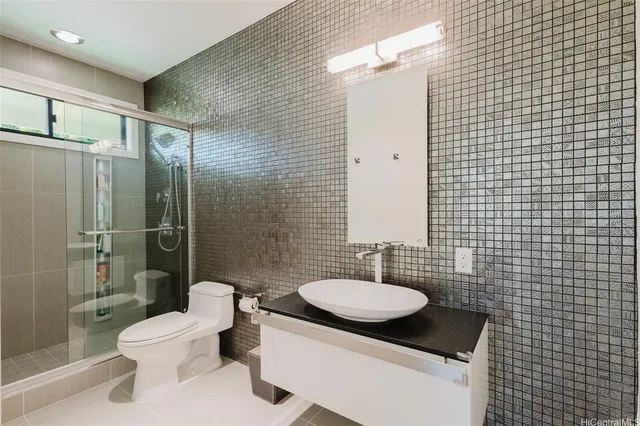 $4,999,000 | 5949 Kalanianaʻole Highway, Unit A, Honolulu, HI 96821