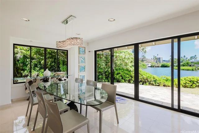 $4,999,000 | 5949 Kalanianaʻole Highway, Unit A, Honolulu, HI 96821