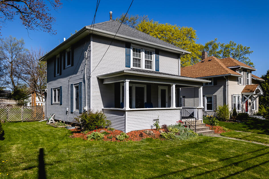 114 South Wisner Street Jackson, MI 49203 - Photo 1 of 27 0N0A9614