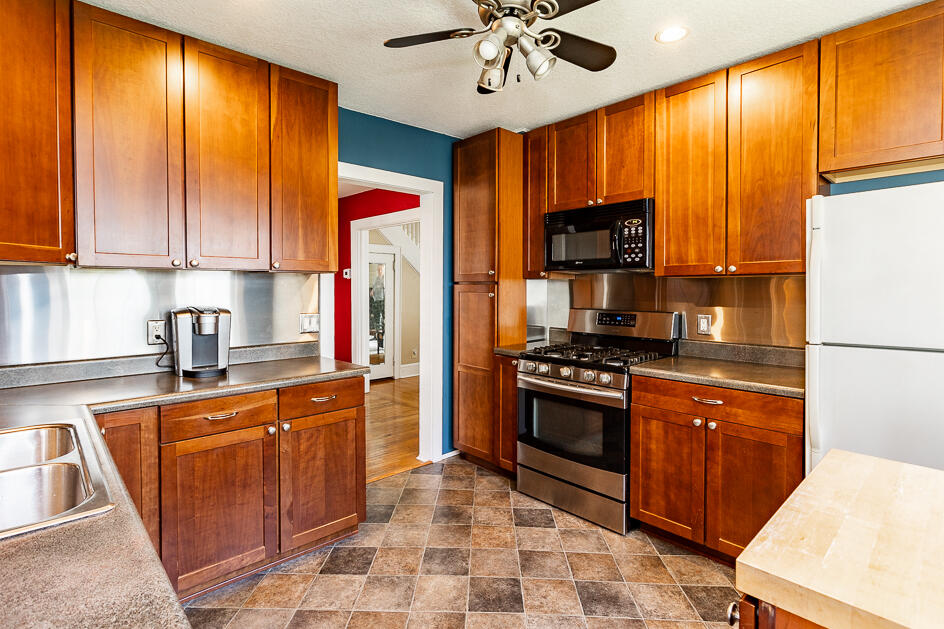 114 South Wisner Street Jackson, MI 49203 - Photo 7 of 27 0N0A9573-HDR