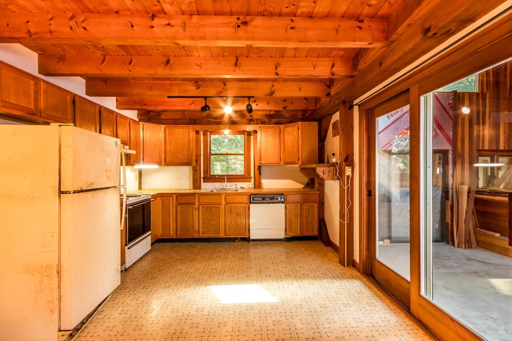110 Red Brook Road Falmouth, MA 02536 - Photo 6 of 25 Gallery Image 6