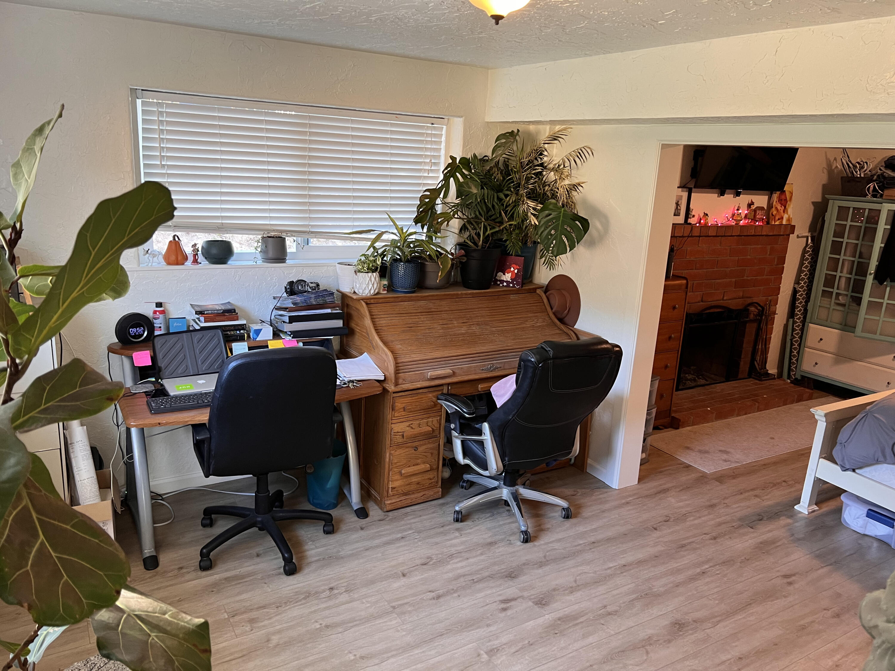 545 Sunbeam Road, Unit C Lompoc, CA 93436 - Photo 11 of 17 a view of a workspace with furniture and a window