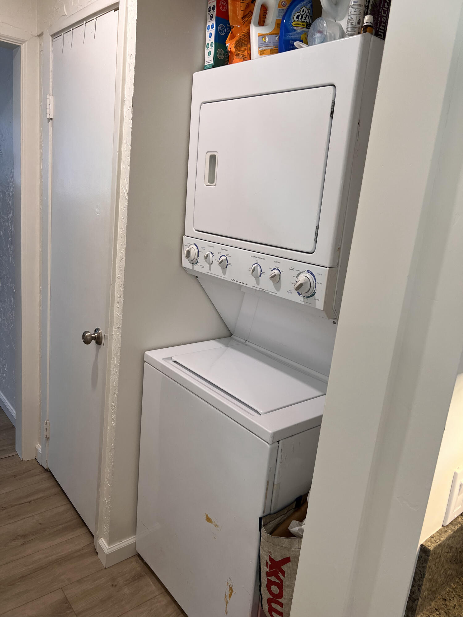 545 Sunbeam Road, Unit C Lompoc, CA 93436 - Photo 7 of 17 a utility room with dryer and washer